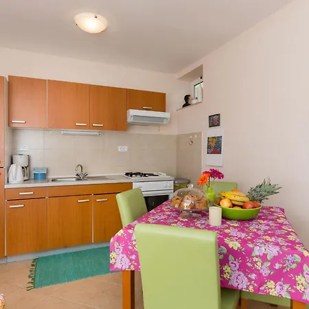 Ventula - Two Bedroom With Sea View Apartment